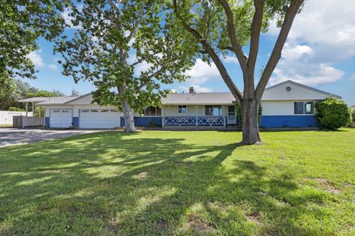 4592 W Woodbridge Rd, Lodi, CA, 95242-9618 | Card Image