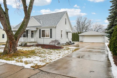 14955 Helen St, Southgate, MI, 48195-1972 | Card Image