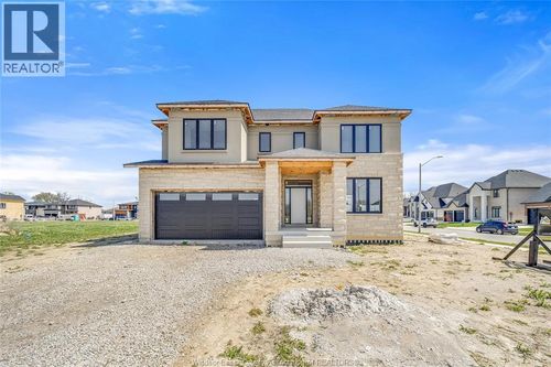 3698 Farrow Ave, Windsor, ON, N9E0B3 | Card Image