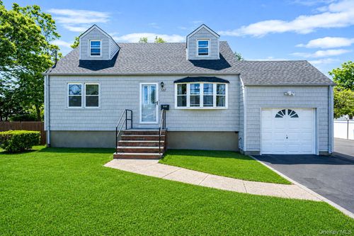 337 S 14th St, Lindenhurst, NY, 11757-4435 | Card Image