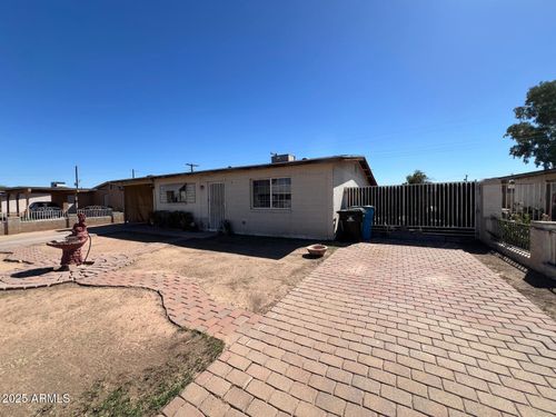 7511 W Clarendon Ave, Phoenix, AZ, 85033-3707 | Card Image