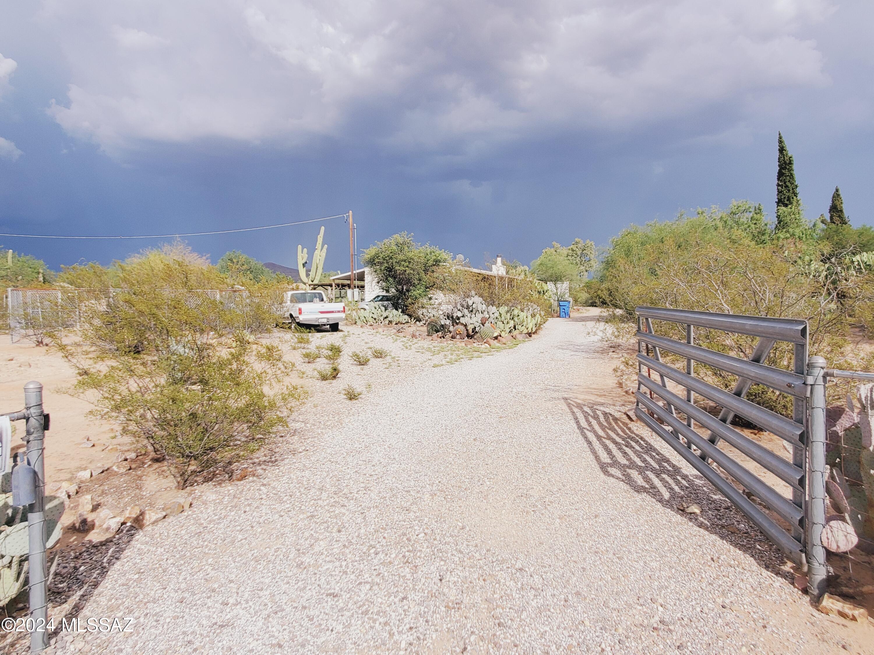 Guthrie Rd, Tucson, AZ 85743