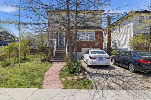 124 Quebec Rd, Island Park, NY, 11558-1441 | Card Image