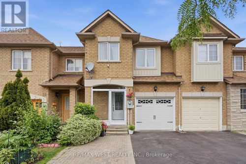 34 Wycombe Rd, North York, ON, M3M2W7 | Card Image