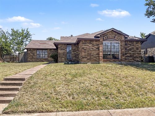 1353 Southridge Dr, Lancaster, TX, 75146-1396 | Card Image