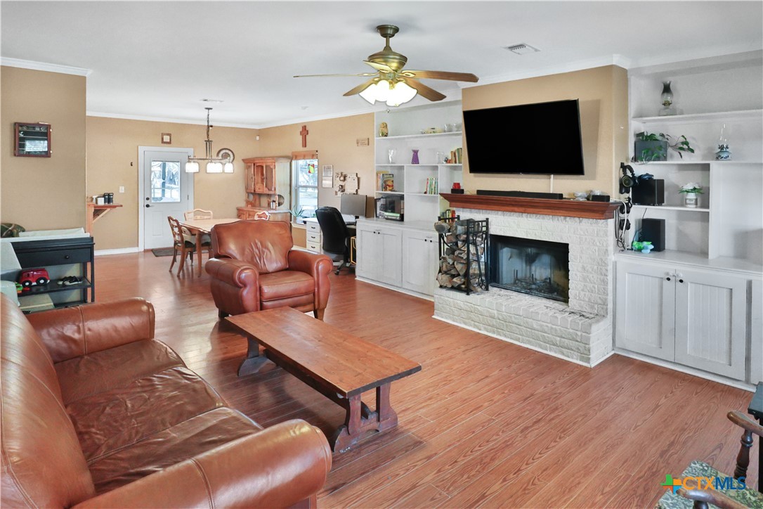 Residential in Floresville 2