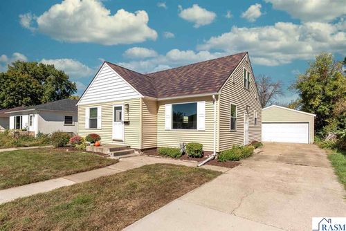332 Harrison Avenue, North Mankato, MN, 56003 | Card Image