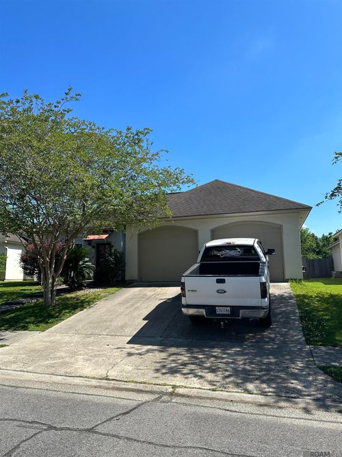 9043 Boone Dr, Baton Rouge, LA, 70810-2652 | Card Image