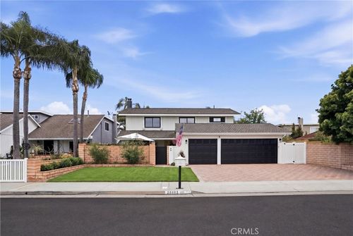 20082 Gothic Cir, Huntington Beach, CA, 92646 | Card Image
