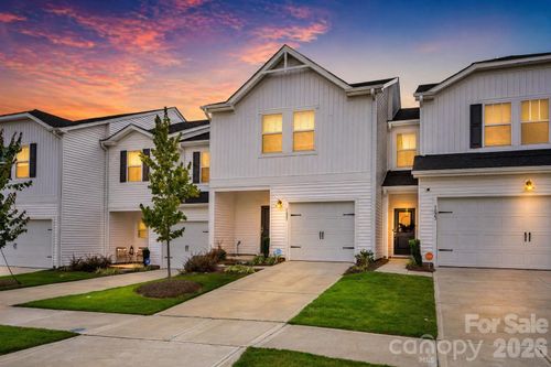 1021 Plumcrest Dr, Charlotte, NC, 28216-1634 | Card Image