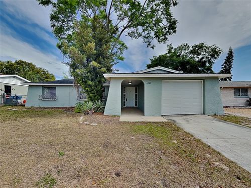 6041 9th Ave, NEW PORT RICHEY, FL, 34653-5211 | Card Image