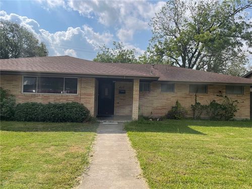 417 Montclair Dr, Corpus Christi, TX, 78412-2706 | Card Image