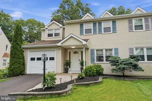 4039 Holly Way, DOYLESTOWN, PA, 18902-5446 | Card Image
