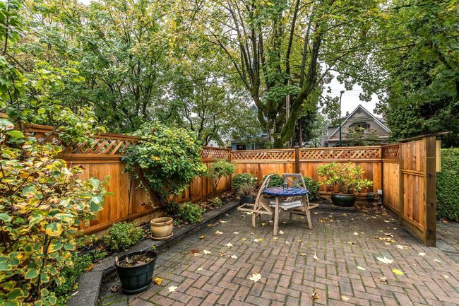 4 - 2535 W 6 Th Avenue, Townhouse with 3 bedrooms, 2 bathrooms and 2 parking in Vancouver BC | Image 26