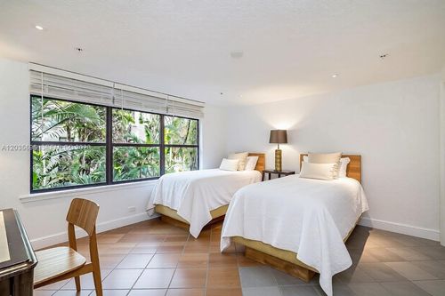 0-235 Sunrise Ave, Palm Beach, FL, 33480-3812 | Card Image