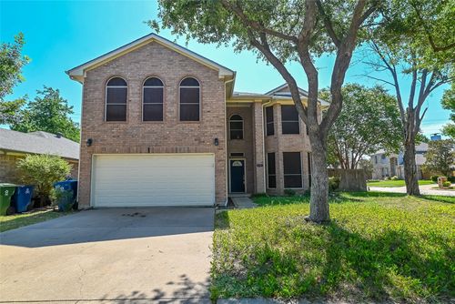 2100 Newport Dr, Flower Mound, TX, 75028-7262 | Card Image