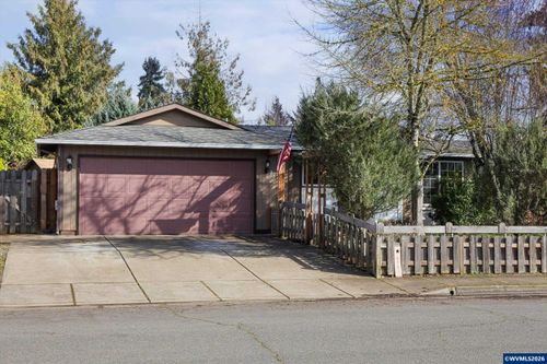 2728 S 8th St, Lebanon, OR, 97355-1607 | Card Image