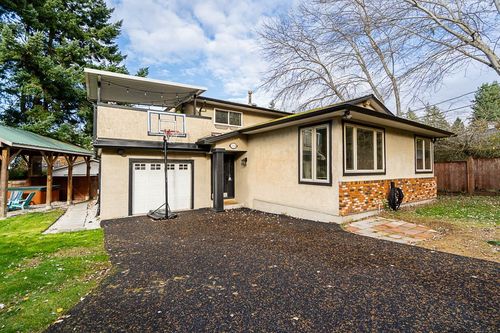 2764 Parkway Dr, Surrey, BC, V4P1E8 | Card Image
