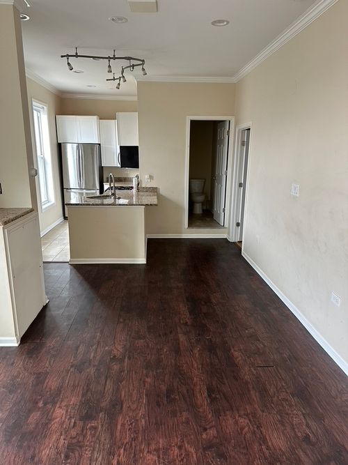 apt-3r-321 W 24th St, Chicago, IL, 60616-4795 | Card Image