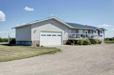 251073 Township Road 232, House detached with 3 bedrooms, 2 bathrooms and null parking in Wheatland County AB | Image 1