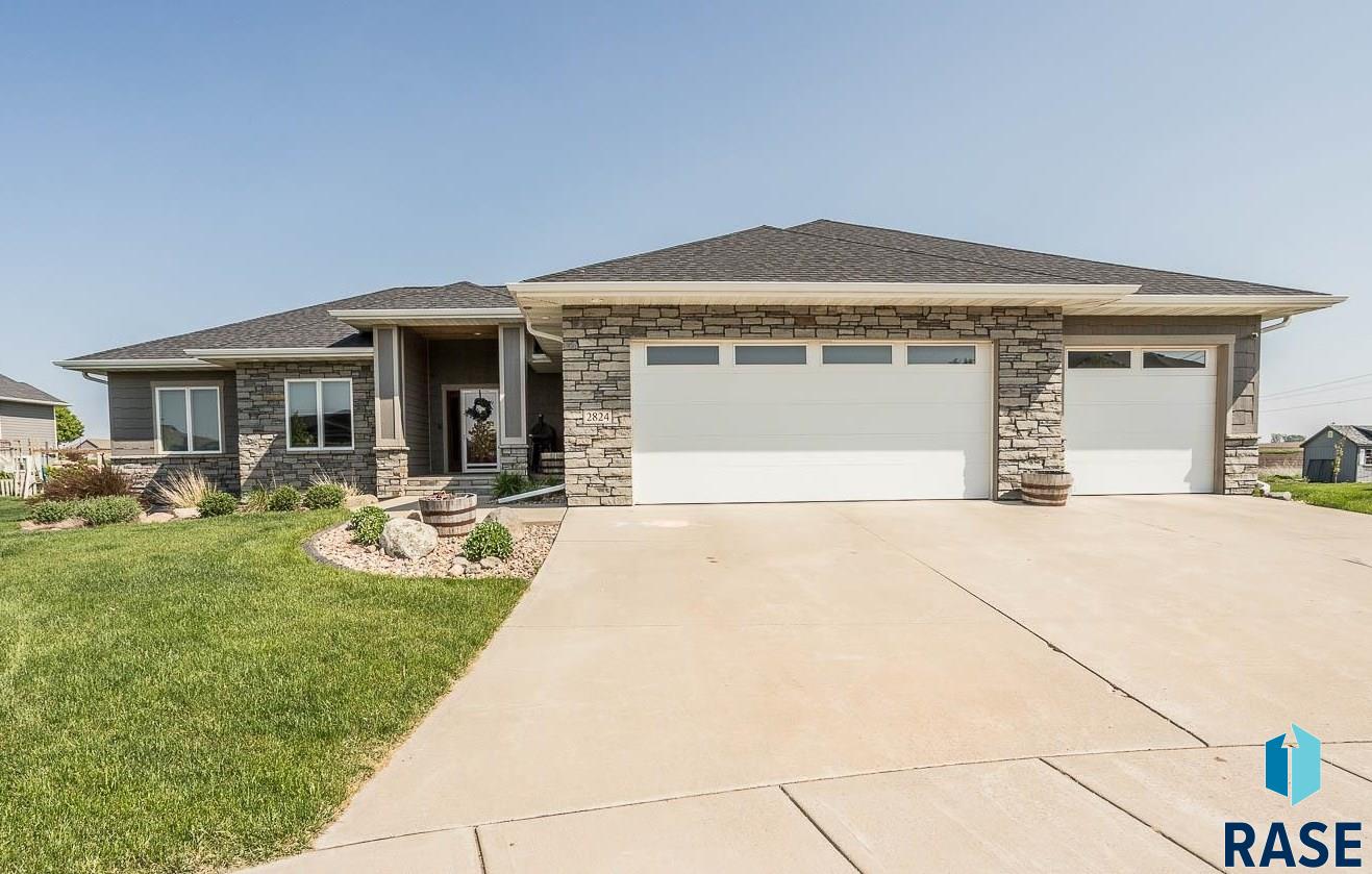 Sunflower Cir, Brandon, SD 57005