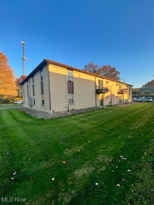 271 Folsom St Nw, Warren, OH, 44483-1957 | Card Image