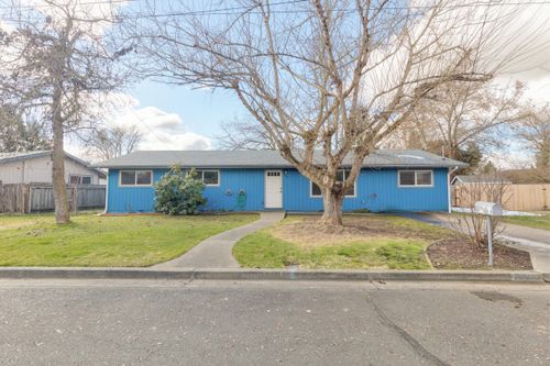 1110 Sw Juniper Dr, Grants Pass, OR, 97526-5832 | Card Image