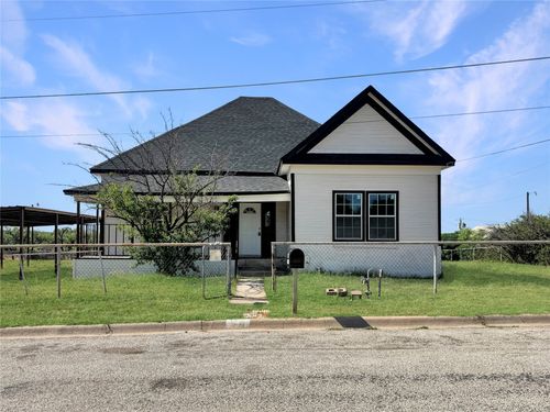 800 W 3rd St, Sweetwater, TX, 79556-4246 | Card Image