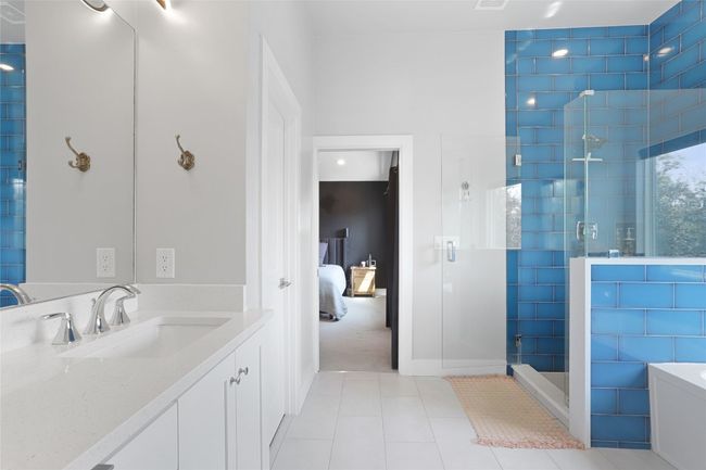 Full bath upstairs. | Image 16