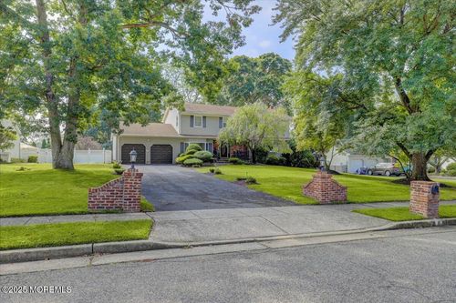 8 Kensington Dr, Manalapan, NJ, 07726-3112 | Card Image