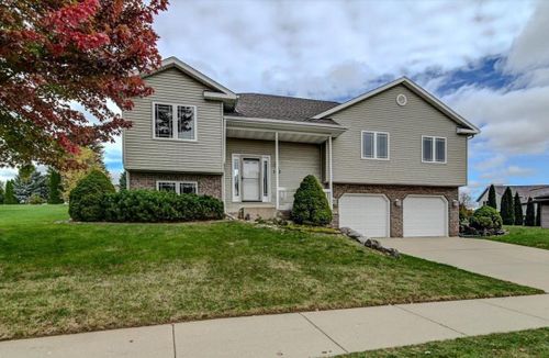 103 E Northlawn Drive, Cottage Grove, WI, 53527 | Card Image