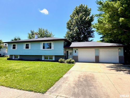 11 Arbor Dr, Jacksonville, IL, 62650-1730 | Card Image