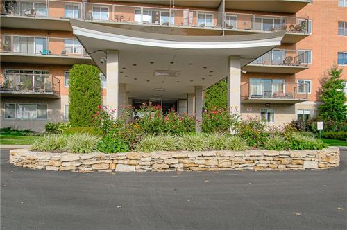 1205-4550 Warwick Blvd, Kansas City, MO, 64111-1831 | Card Image