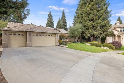 2035 N Cottonwood Street, House other with 4 bedrooms, 3 bathrooms and null parking in Visalia CA | Image 3