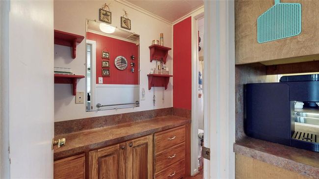 954 Palmetto Dr, House other with 1 bedrooms, 2 bathrooms and 1 parking in Crystal Beach TX | Image 19