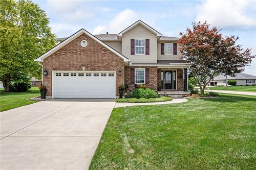884 Shaftsbury Rd, Troy, OH, 45373-6703 | Card Image