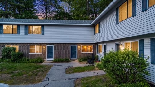 27-616 Portland St, Rochester, NH, 03867-2400 | Card Image