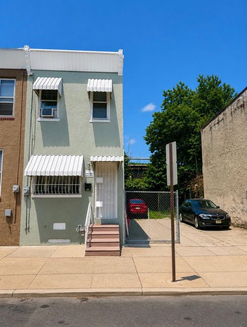 825 Spruce St, CAMDEN, NJ, 08103-2520 | Card Image