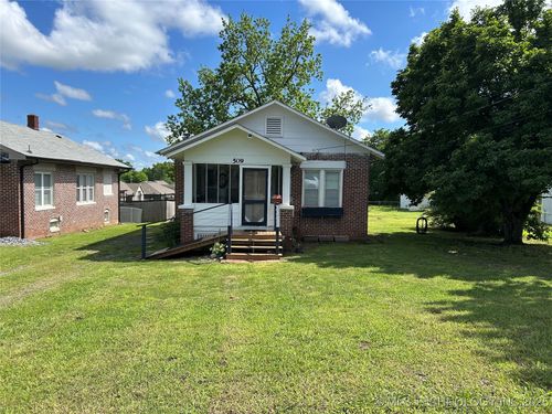 509 E Poplar St, Fort Gibson, OK, 74434-8240 | Card Image