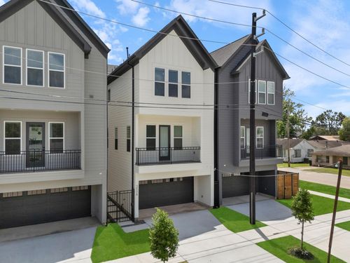 3508 Pineywood Dr, Houston, TX, 77018-6075 | Card Image