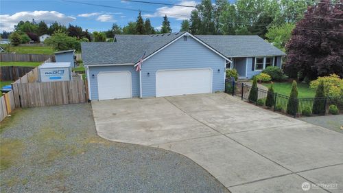 10909 Vickery Ave E, Tacoma, WA, 98446-3527 | Card Image