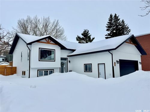 41 19th St E, Prince Albert, SK, S6V1J1 | Card Image