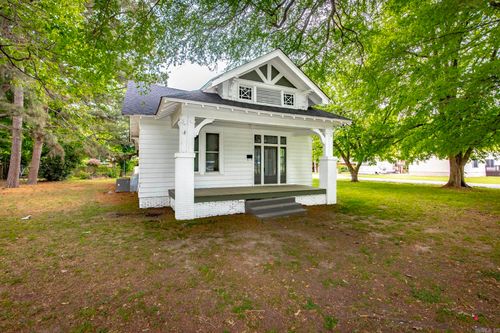 400 Ne 1st St, England, AR, 72046-1304 | Card Image