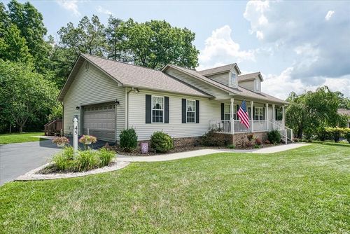 45 Daybreak Ln, Crossville, TN, 38571-6804 | Card Image
