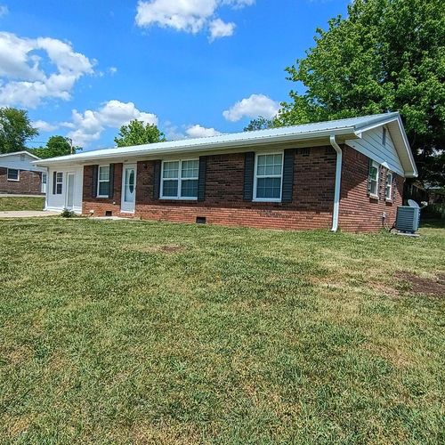323 Tennessee Ave, Monticello, KY, 42633-3010 | Card Image