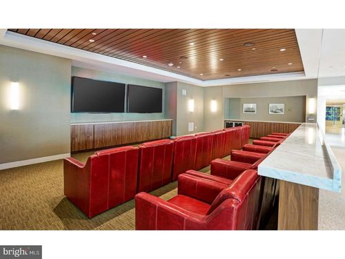 3b-s0206-2200 Benjamin Franklin Pkwy, PHILADELPHIA, PA, 19130-3601 | Card Image