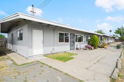 2605 Albatross Way, Sacramento, CA, 95815 | Card Image