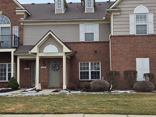 20024 Hidden Oaks Dr, Trenton, MI, 48183-3280 | Card Image