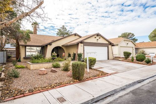 6217 Carmen Blvd, Las Vegas, NV, 89108-1712 | Card Image