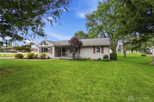 8251 Arlington Rd, Brookville, OH, 45309-8697 | Card Image